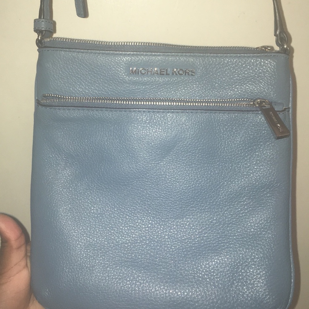 Michael Kors Crossbody! WILLING TO NEGOTIATE ‼️